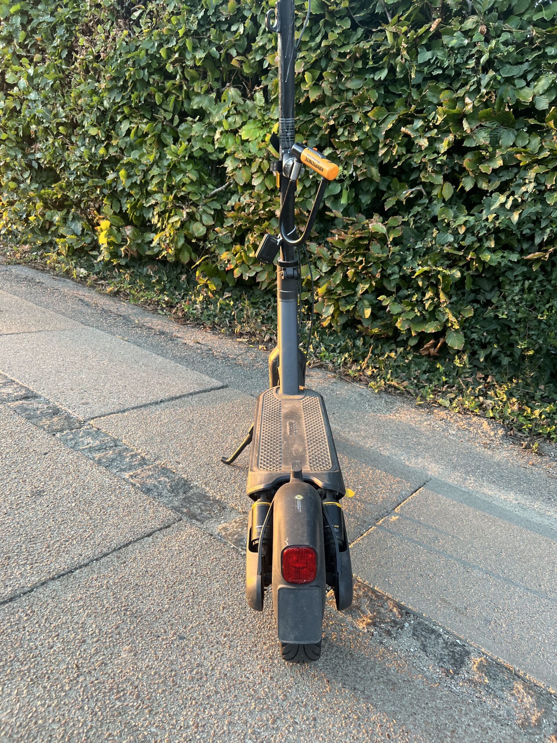 Vue arrière du Segway Ninebot MAX G2 E après usage prolongé