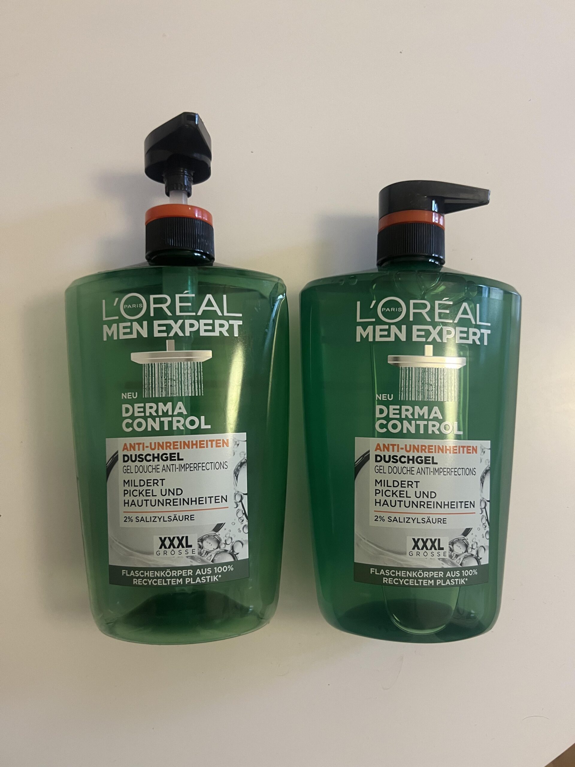 Zwei Flaschen L'Oréal Men Expert Derma Control Duschgel