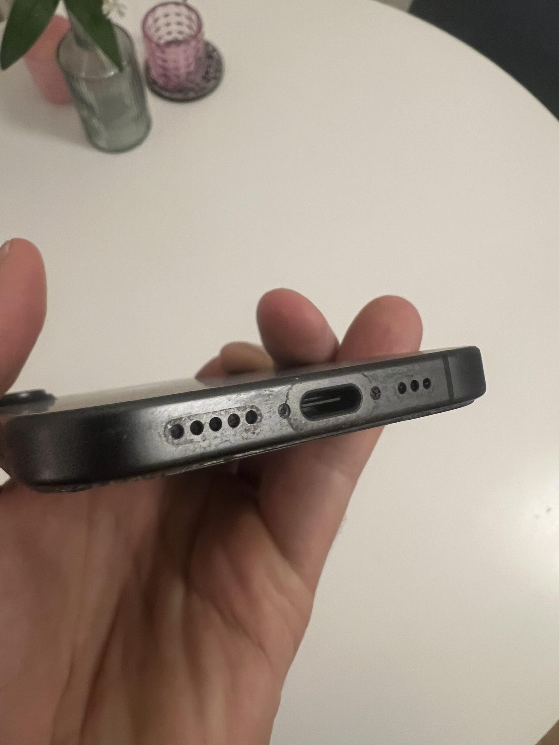 USB-C-Ladeanschluss und Unterkante meines Apple iPhone 17 256 GB Schwarz