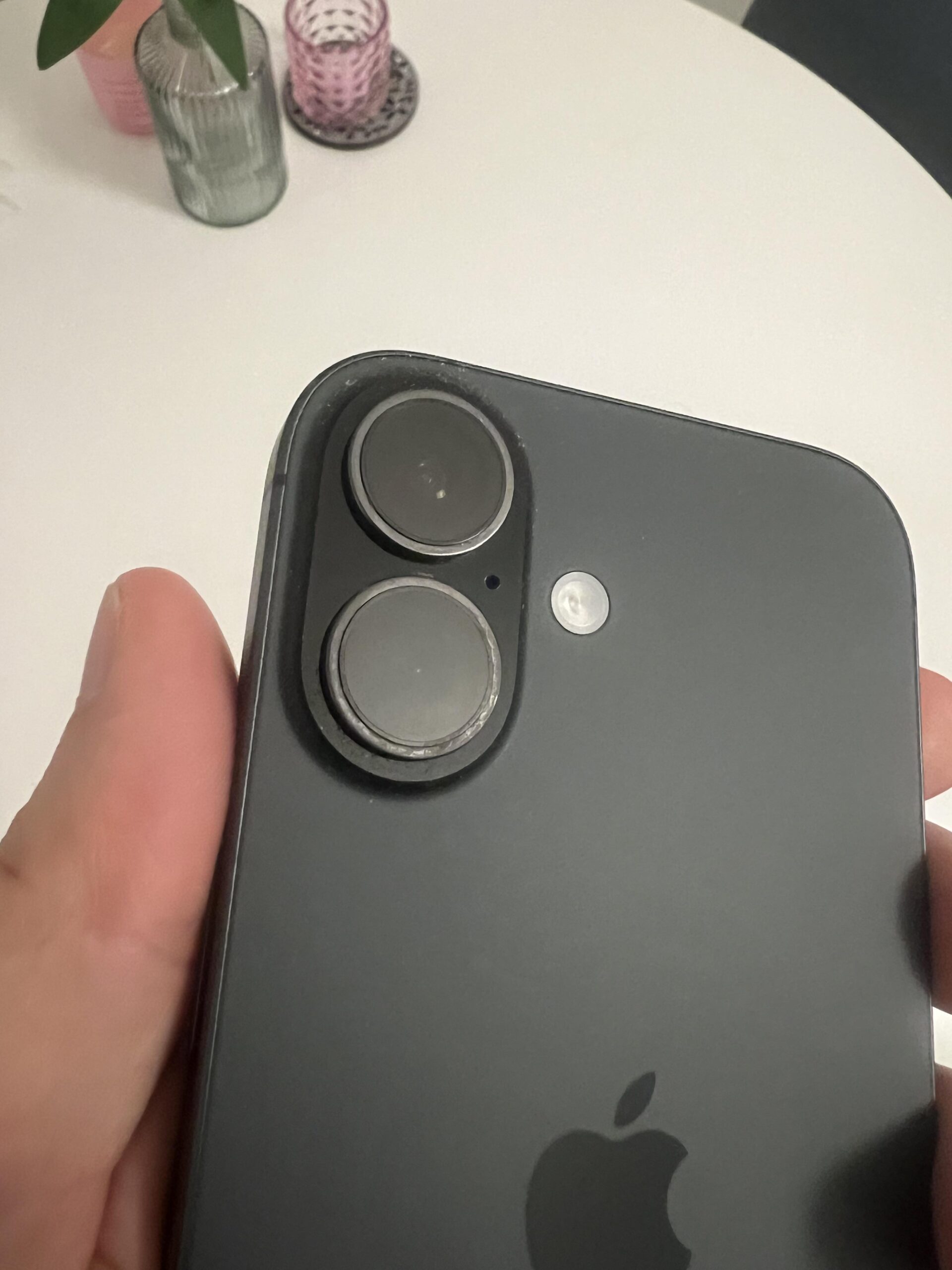 Nahaufnahme der beiden Rückkameras meines Apple iPhone 17 256 GB Schwarz nach etwa sechs Monaten Nutzung