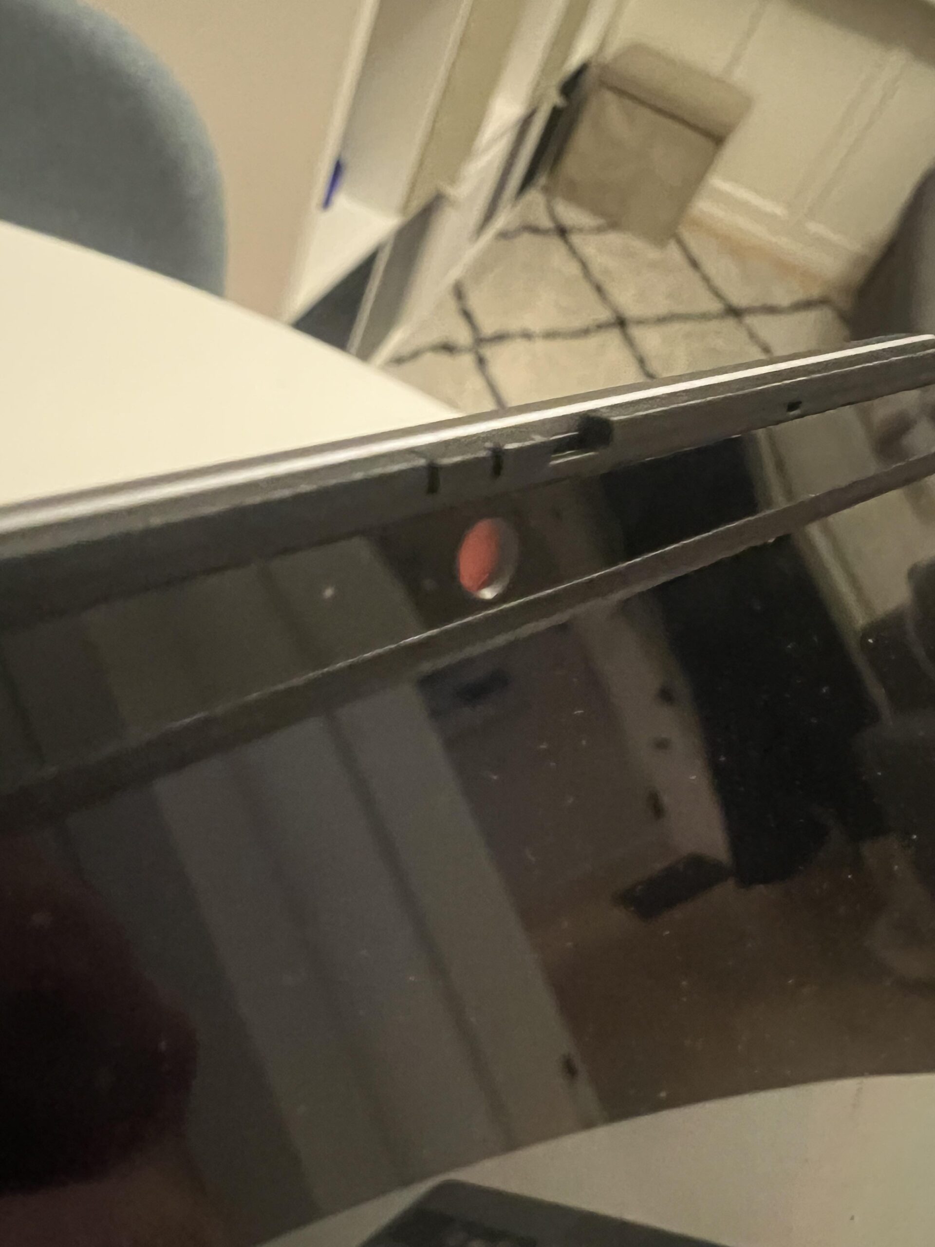 Nahaufnahme der Webcam des Lenovo IdeaPad Slim 3 14ARP10