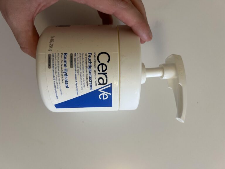 Original photo of my CeraVe Moisturising Cream 454 g jar with pump dispenser