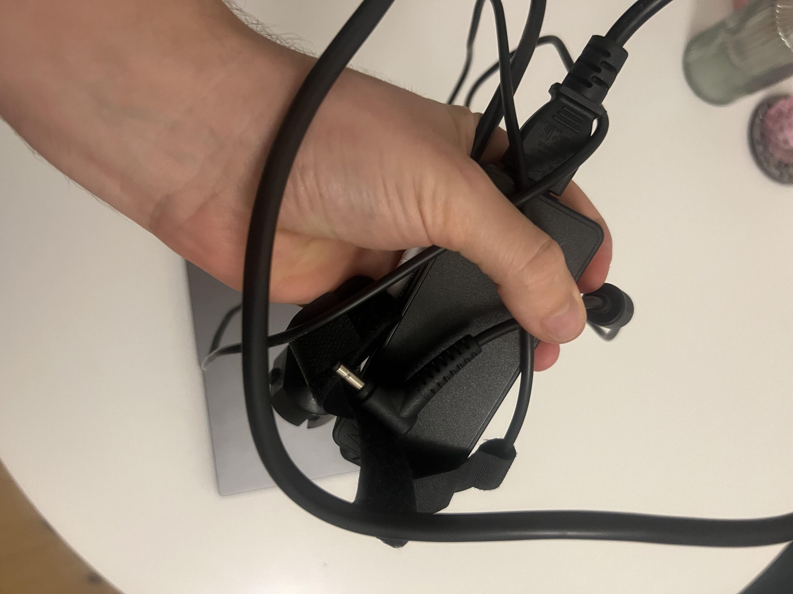 Original-Ladegerät des Lenovo IdeaPad Slim 3 14ARP10