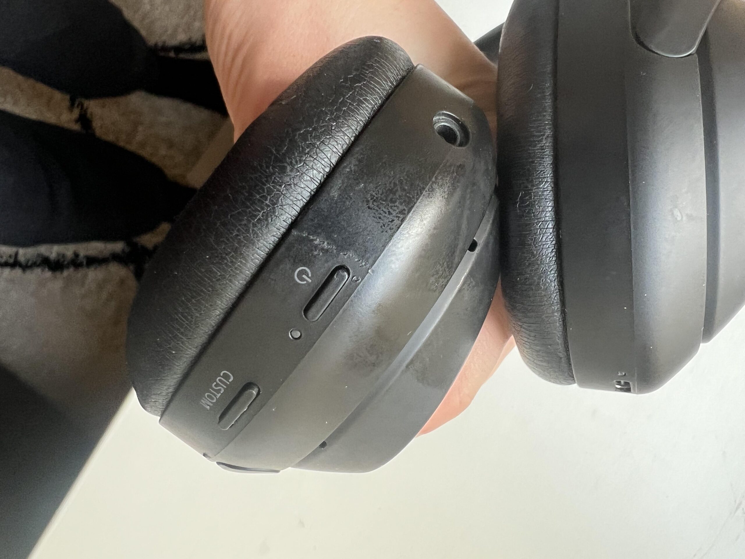 Touch-Steuerung am Sony WH-1000XM4 nach mehr als vier Jahren Nutzung