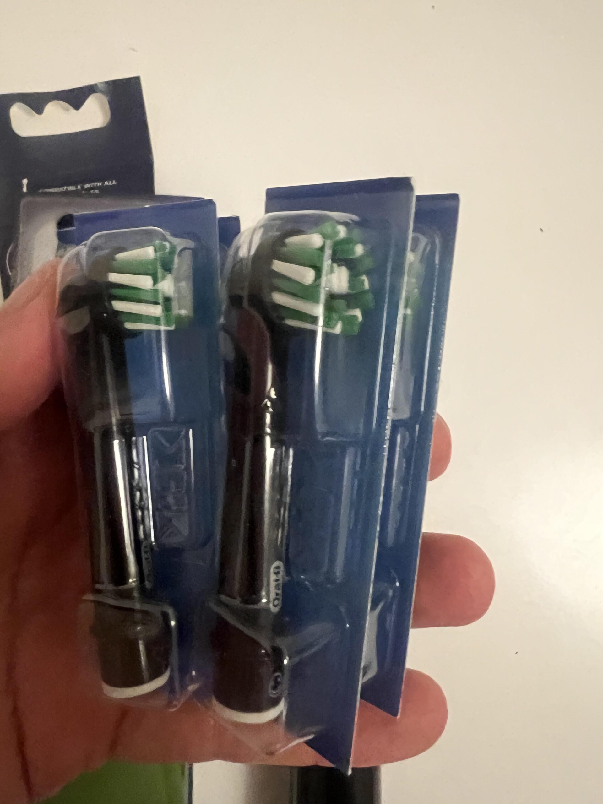 Originale schwarze Oral-B CrossAction Ersatzköpfe für die Pro 3 3500