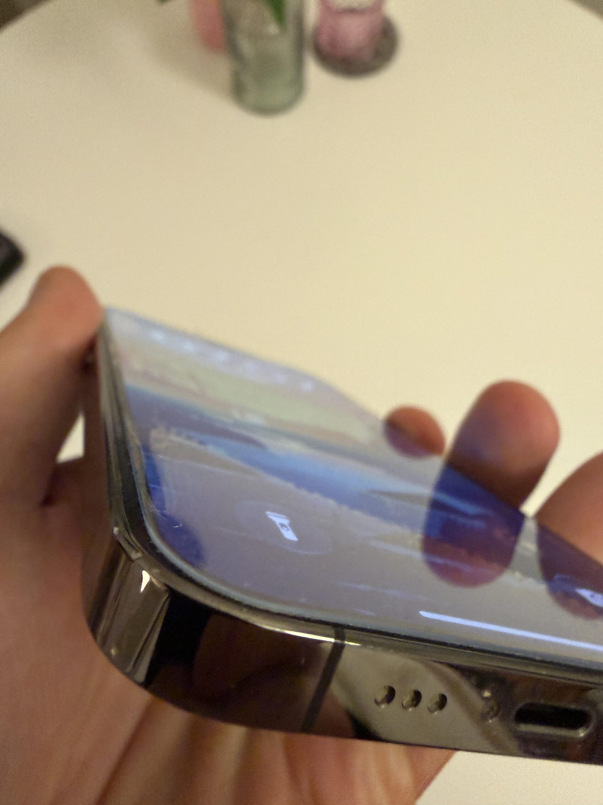 PanzerGlass Privacy-Schutzglas auf dem Apple iPhone 13 Pro