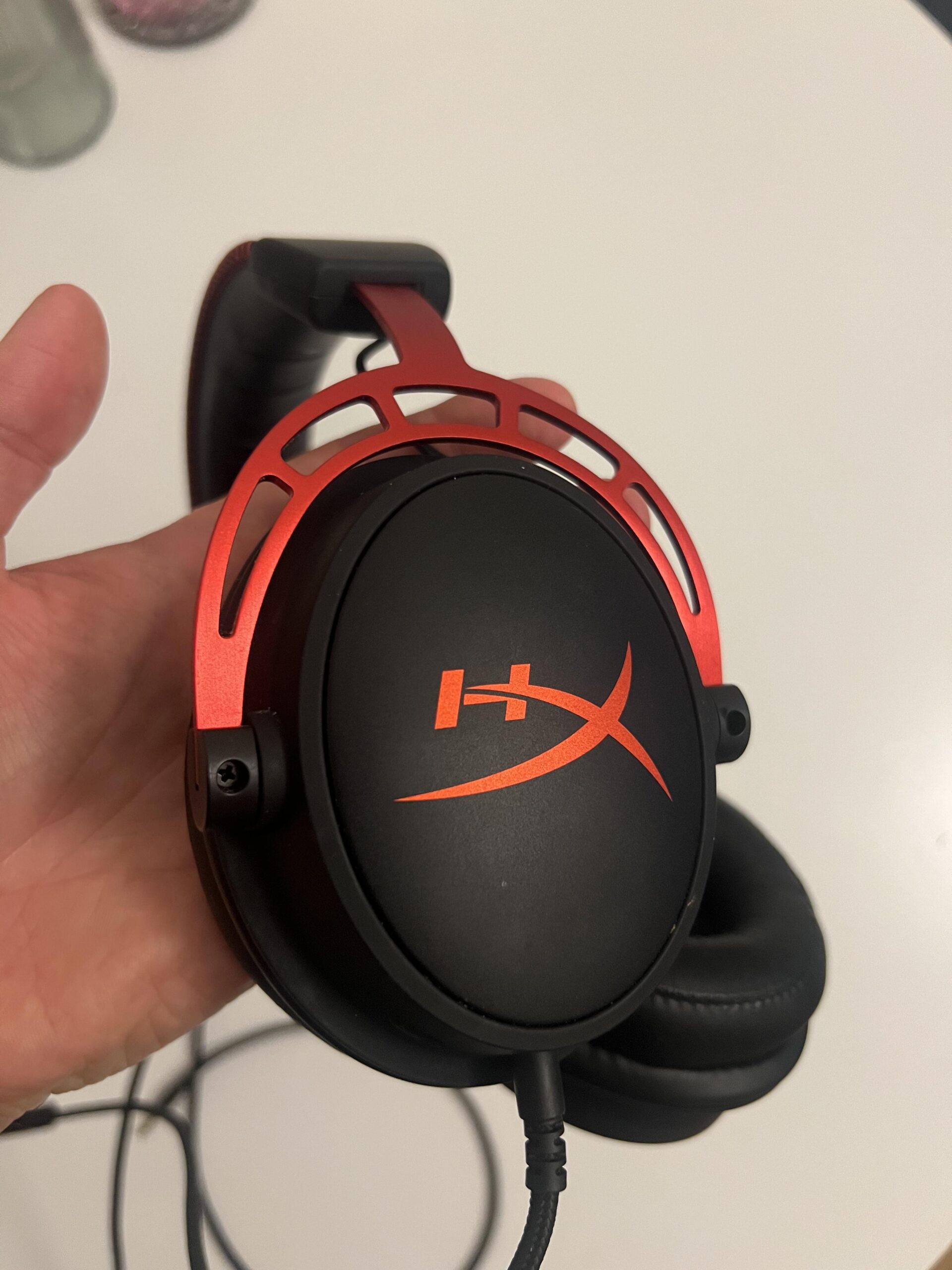 Seitenansicht des kabelgebundenen HyperX Cloud Alpha Gaming-Headsets