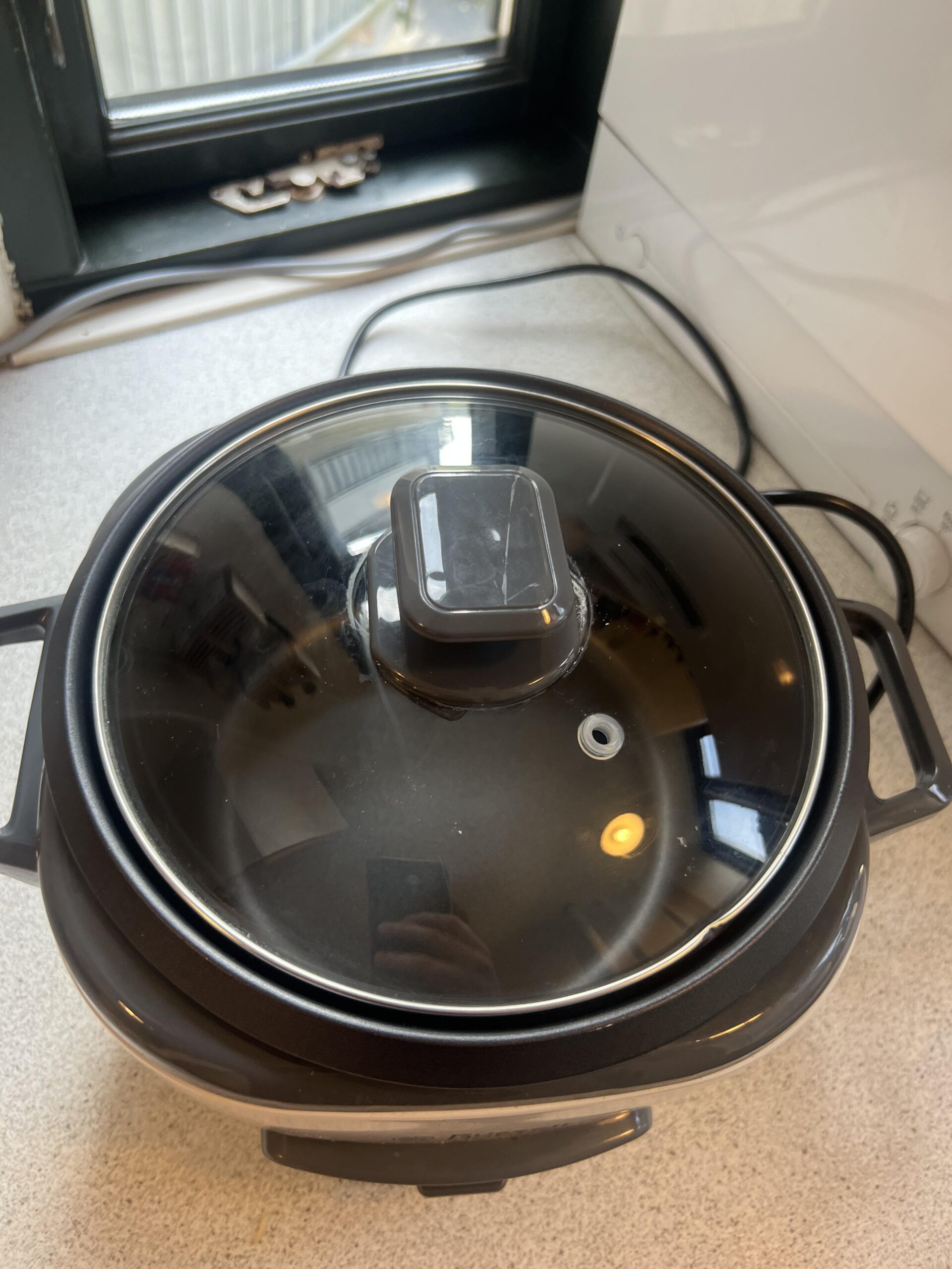 Draufsicht auf den Russell Hobbs Large Rice Cooker mit Glasdeckel