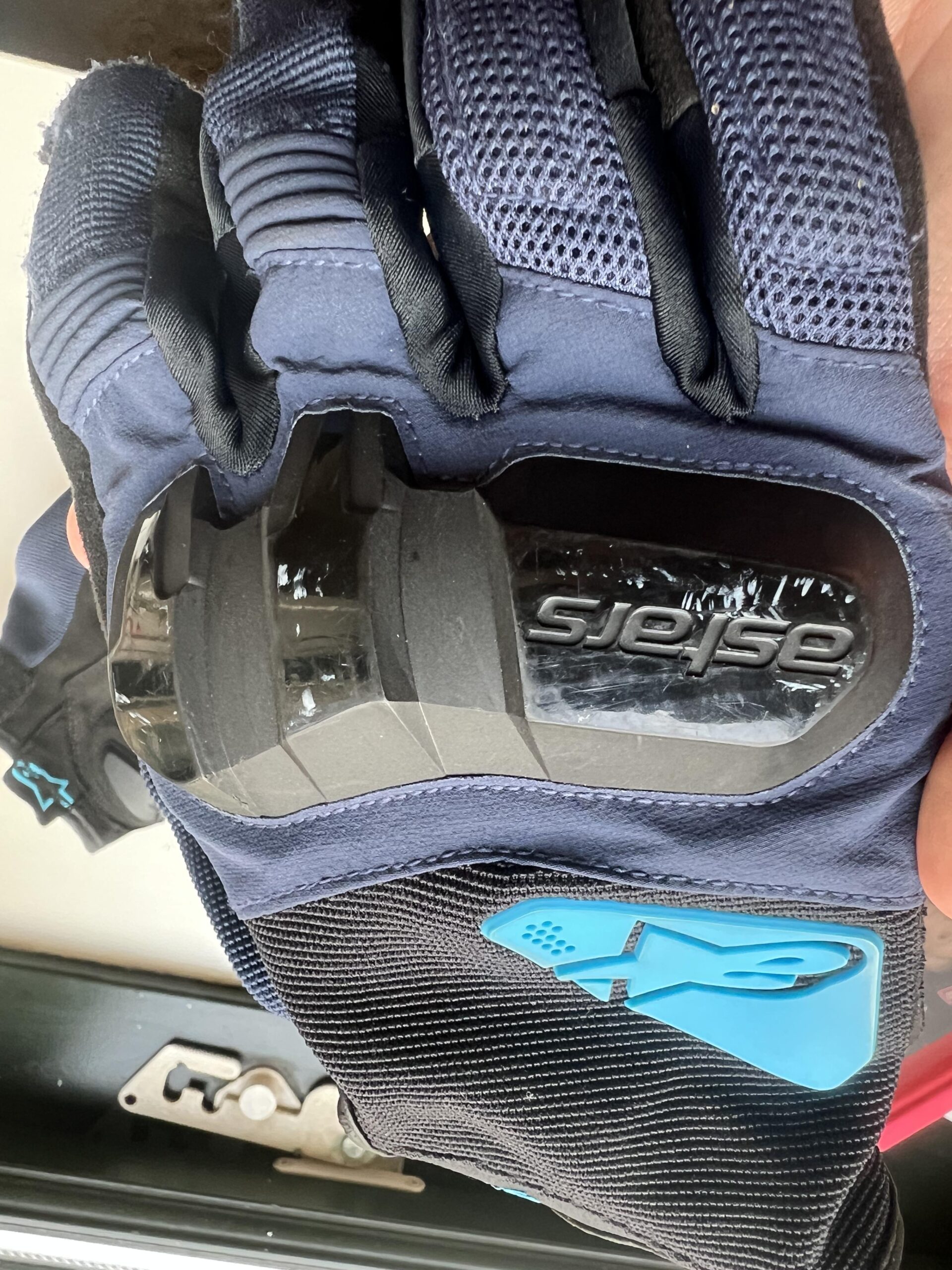 Wear around knuckle protector on Alpinestars Chrome V2 gloves